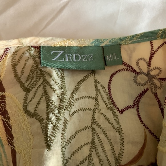 Zedzz Gorgeous Floral Wrap Dress with Silk Waist Tie - Picture 9 of 12